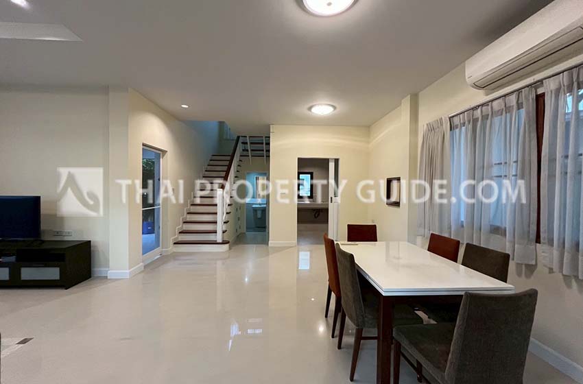 House with Shared Pool in Bangnatrad 